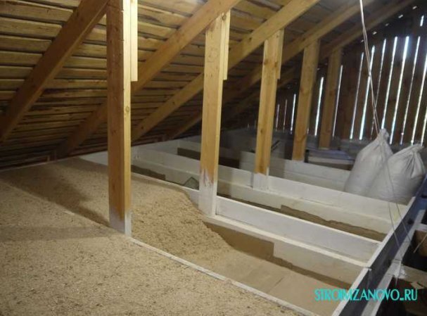 Долговечность утепления чердака опилками